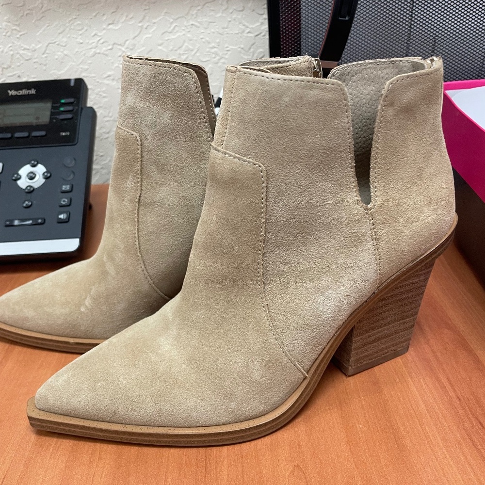 Vince Camuto Booots